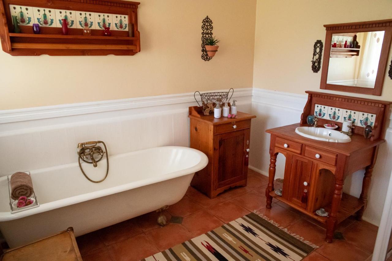 Roses And Pebbles B & B Guest House Klerksdorp Exterior foto