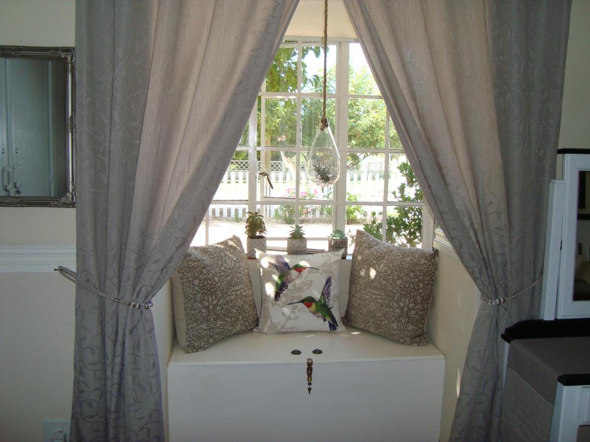 Roses And Pebbles B & B Guest House Klerksdorp Exterior foto